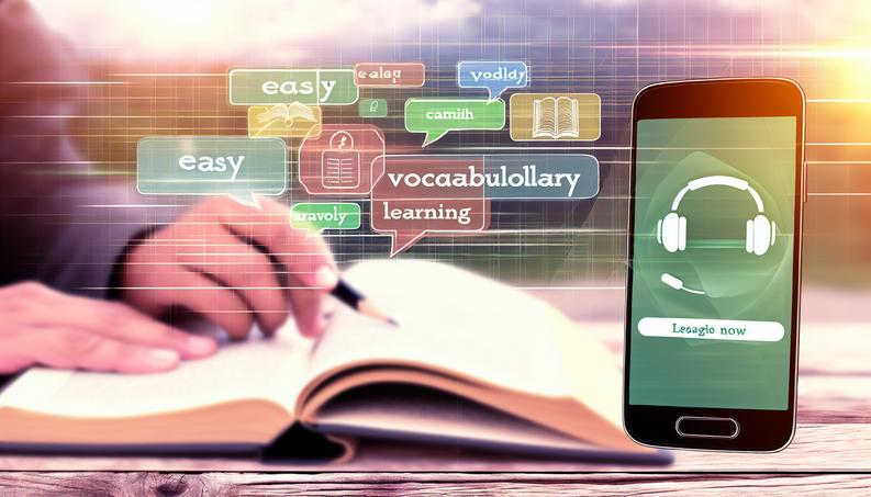 Sử dụng ứng dụng di động để học từ vựng một cách hiệu quả và tiện lợi.